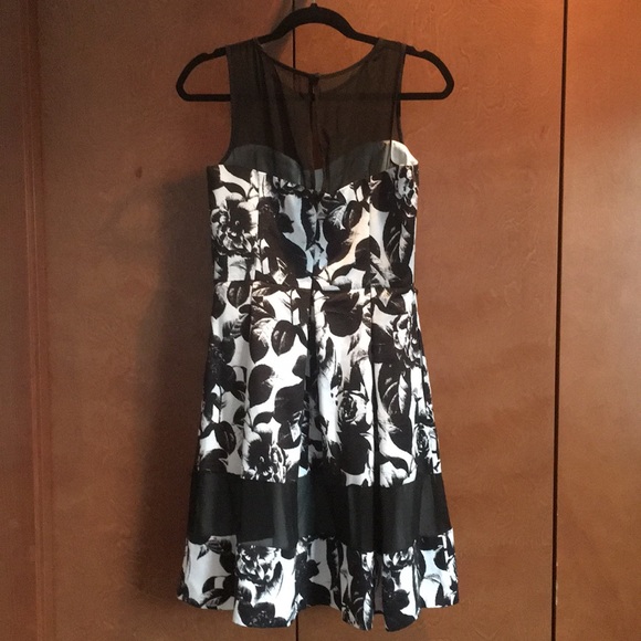 WHITE HOUSE BLACK MARKET modern rose dress - Picture 2 of 3